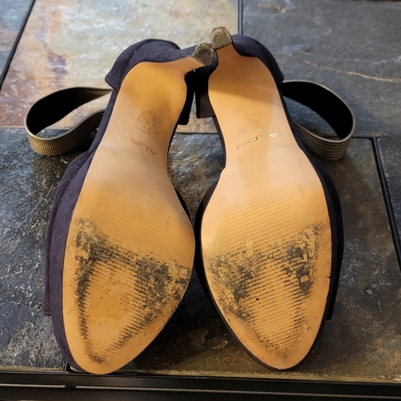 Also heels - Picture 4 of 4